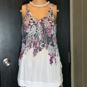 American Eagle floral tank size medium keyhole back closure